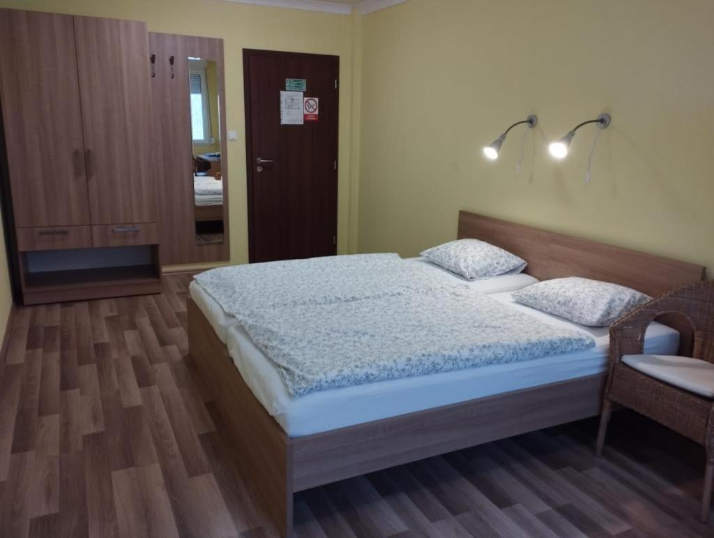 Gas Truck Centrum Holic Екстер'єр фото